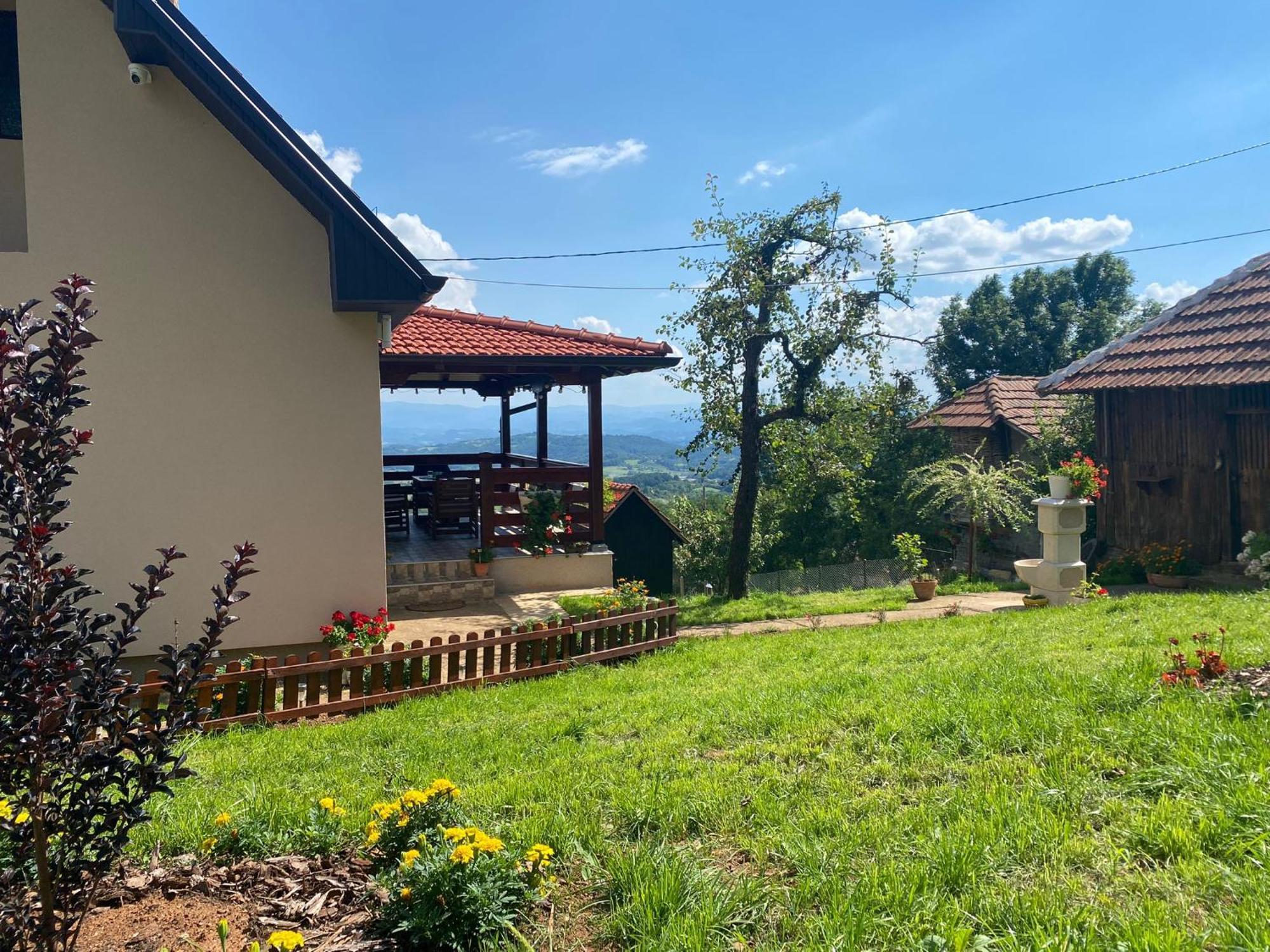 La Casa Garasa Cacak